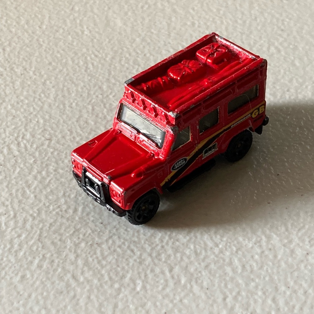 Matchbox Global Series Land Rover Defender 110-1997 Diecast Red Toy Car